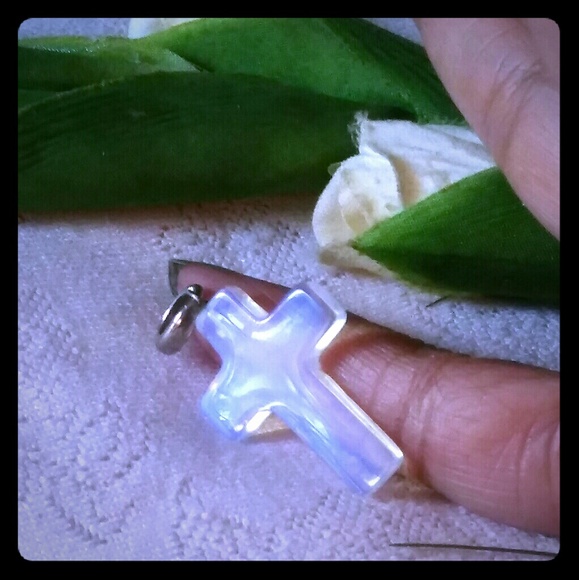 18K White Gold Cross Pendant Necklace with Swarovski Crystals